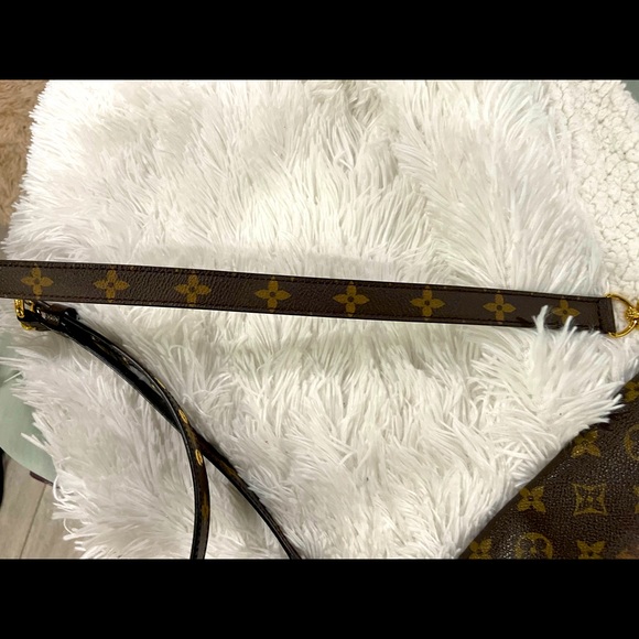 100% authentic Louis Vuitton monogram strap. - Picture 6 of 6